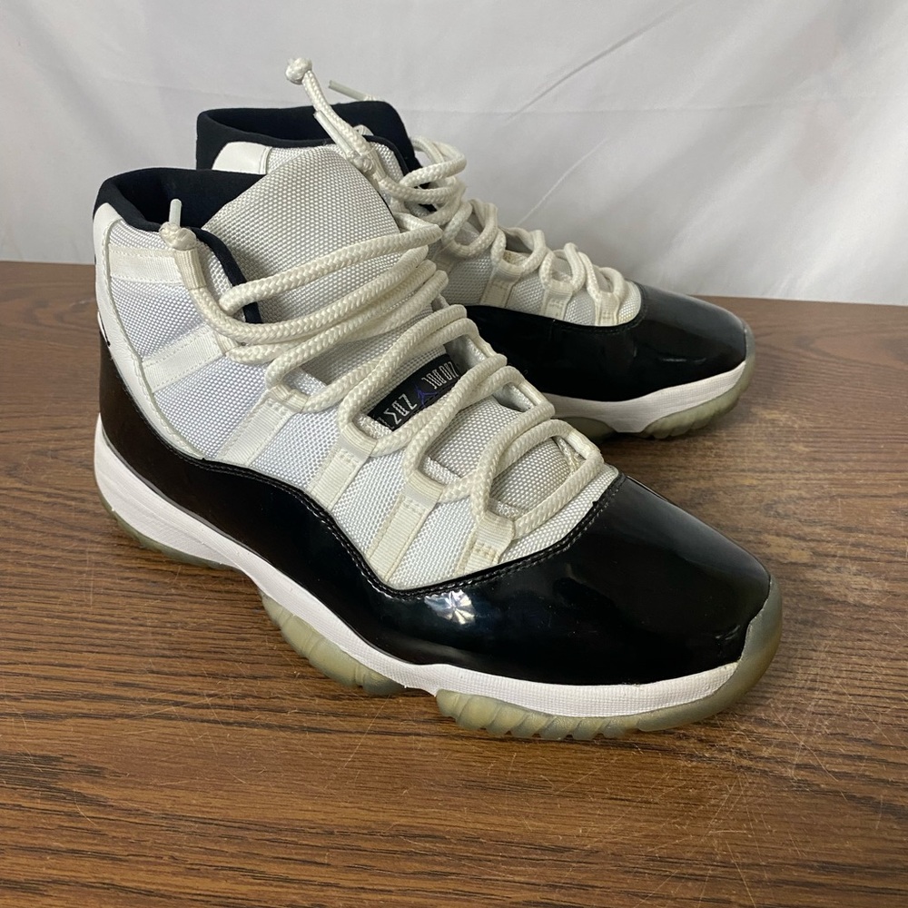 Air Jordan Retro 11 Concord Mens Sneakers White Black Size 10.5 Basketball
